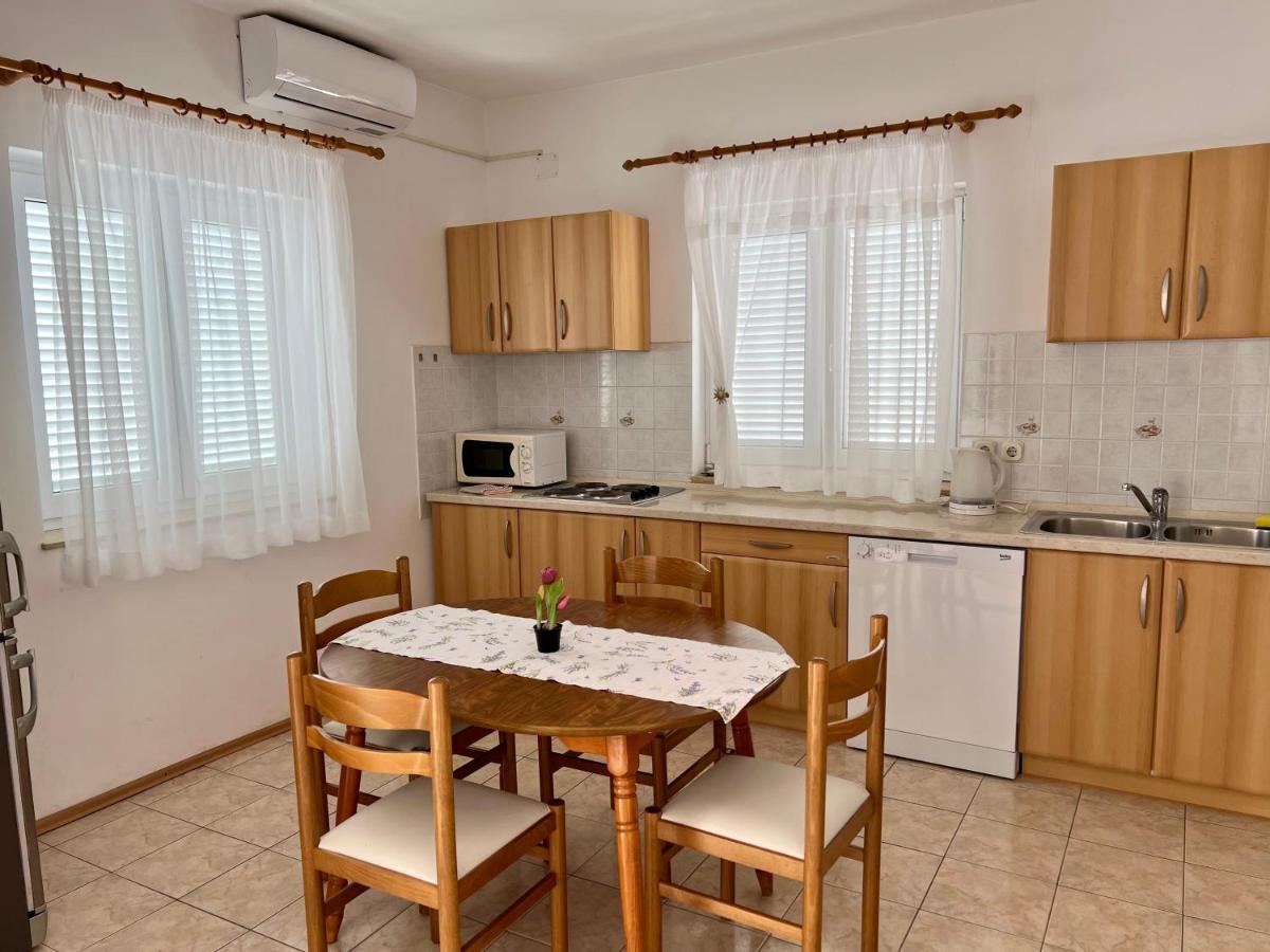 Apartments Villa Emilija Supetarska Draga Zewnętrze zdjęcie