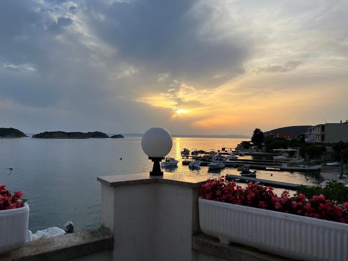 Apartments Villa Emilija Supetarska Draga Zewnętrze zdjęcie