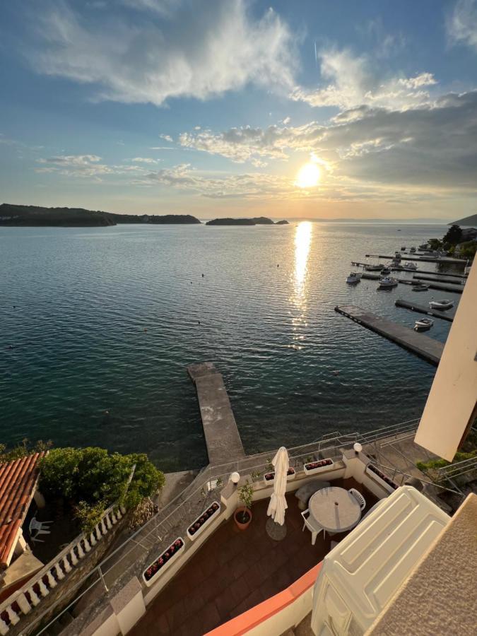 Apartments Villa Emilija Supetarska Draga Zewnętrze zdjęcie